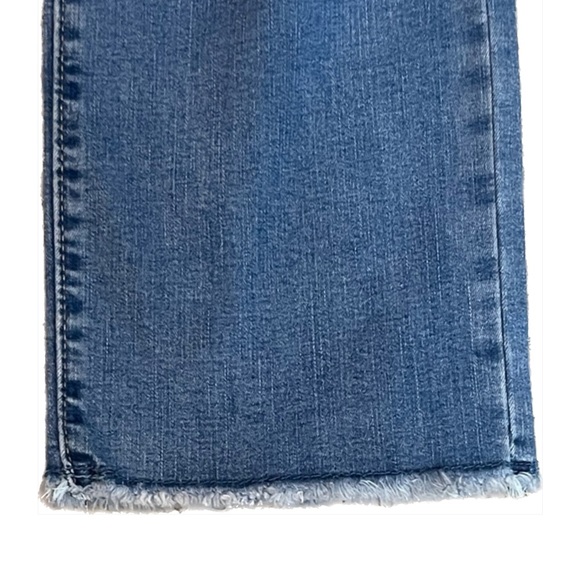 4 8 DENIZEN from Levi's Deconstructed High-Rise Sculpting Straight Jeans Target - Picture 5 of 7